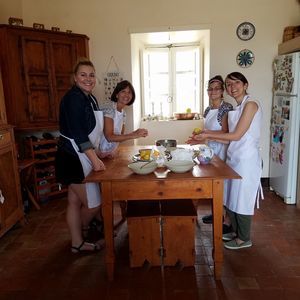 Meet your Posher, Sharon